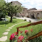 Oda ve Kahvaltı Casale L'antico Carro 4*