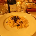Oda ve Kahvaltı Casale L'antico Carro 4*
