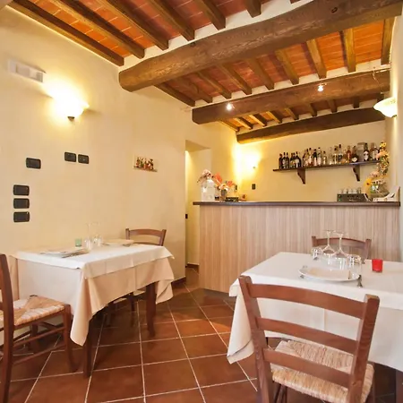 Oda ve Kahvaltı Casale L'antico Carro 4*