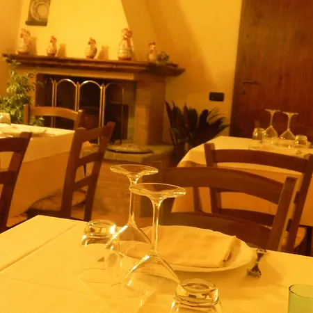 Oda ve Kahvaltı Casale L'antico Carro 4*