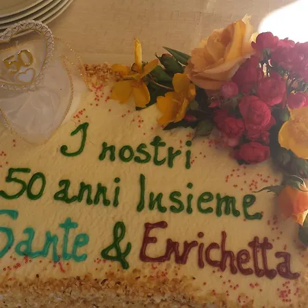 Oda ve Kahvaltı Casale L'antico Carro 4*